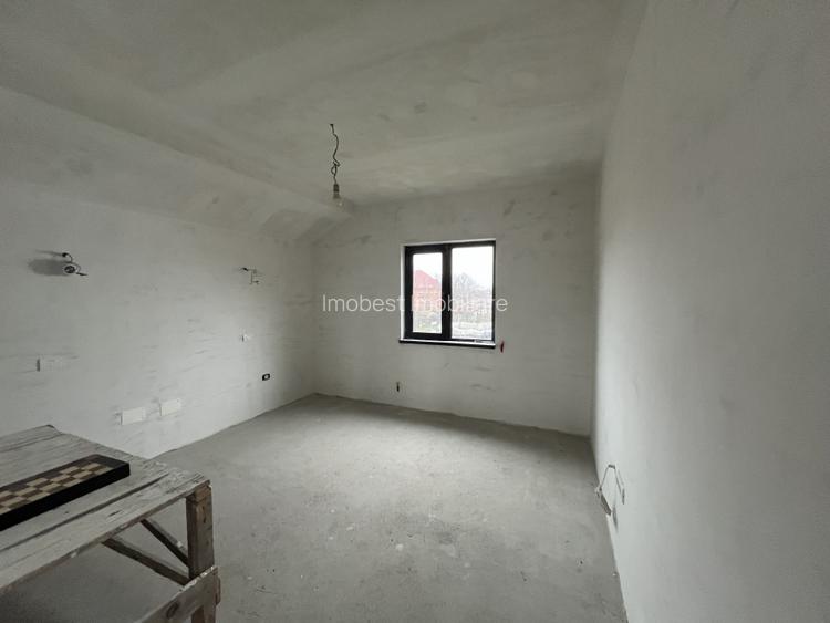 Oportunitate! Vila P+M inalta, 4 camere, placa de beton, Valu lui Traian! - 8