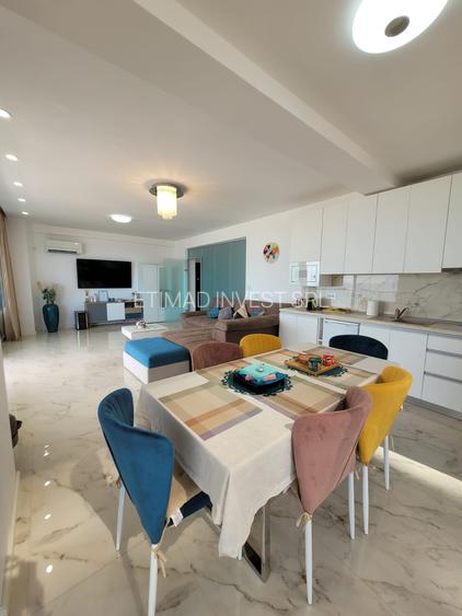 2 camere -vedere frontala mare +loc parcare subteran -termen lung(inclusiv vara) - 5