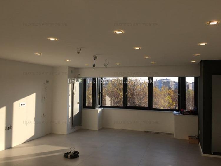 OCAZIE apartament duplex spațios 6 camere, B-dul Unirii, vedere stradala, pret 5 - 9