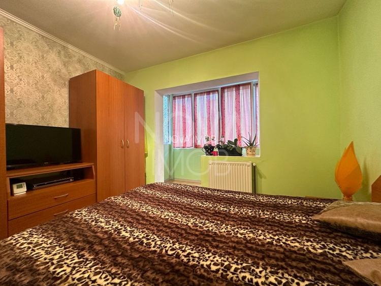 Apartament 3 camere, decomandat - Str. Semaforului - 7