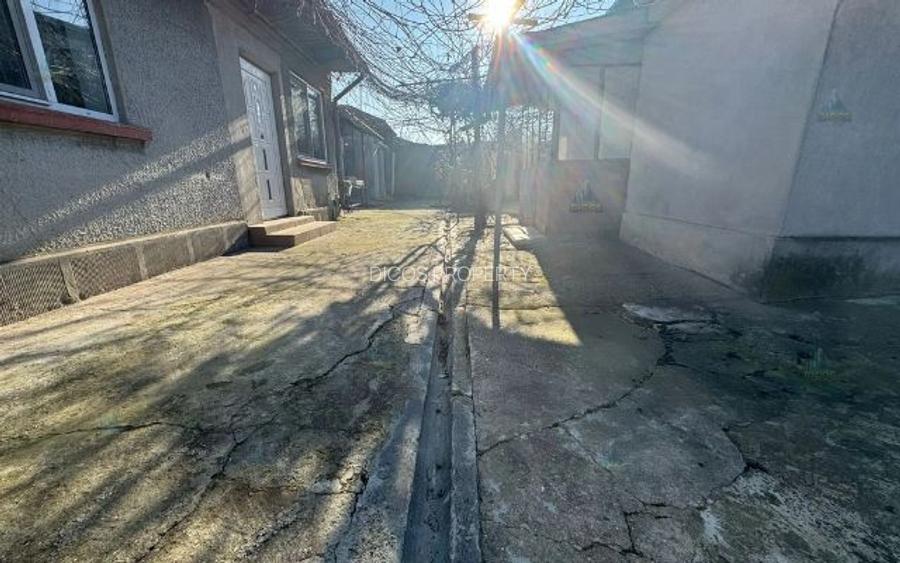 De Vânzare - Casă, Strada Griviței - 12