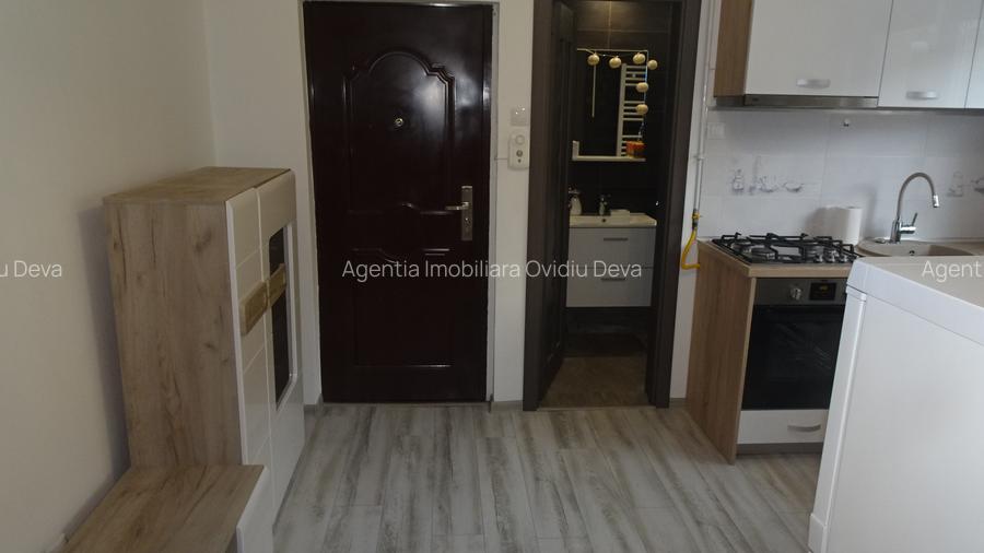 Inchiriez, garsoniera in Deva, zona Dacia, etaj 1, situata pe mijloc, amenajata - 5