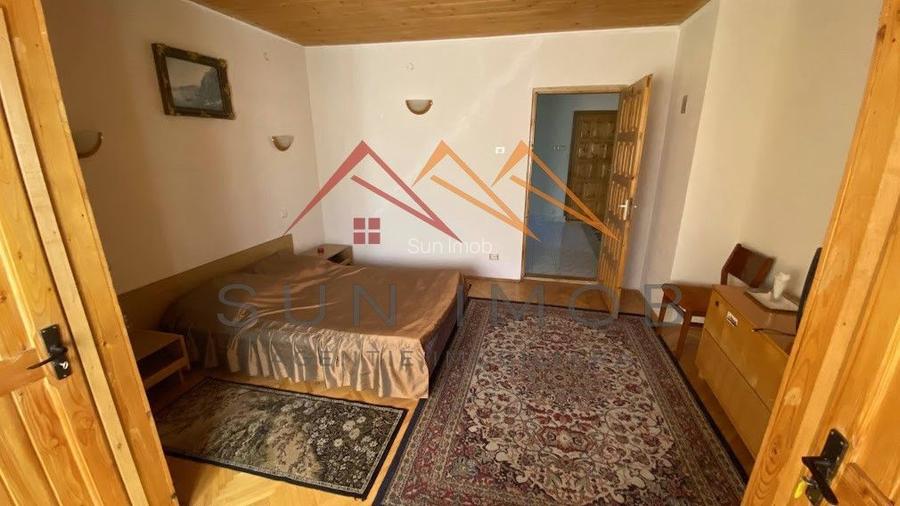 Vila de vanzare, teren 3100 mp, 7 camere, 6 grupuri sanitare, 3 CT, an 1997 - 35