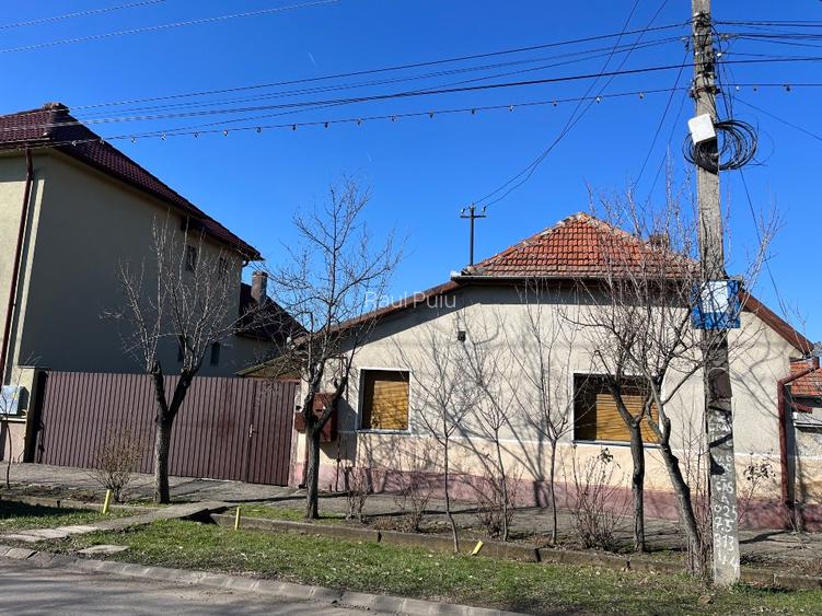 Casă de vânzare- 3 camere, teren total 796mp, front stradal 16,7m- Zona Grădiște - 12