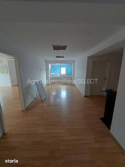 Spatiu 4 camere decomandat - 4