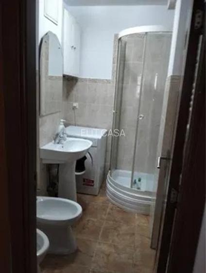 Apartament cu 3 camere, DECOMANDAT, etajul 1/10, zona Pacurari - 6
