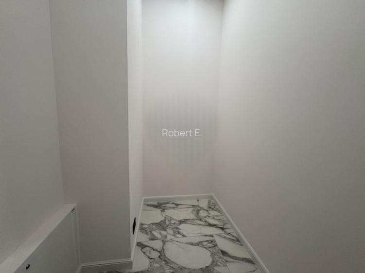 Apartament ultracentral de 154 mp construiți, situat pe Bd. Revoluției   - 11