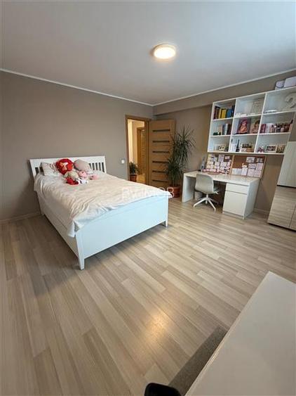 Vanzare apartament 4 camere pe 2 etaje, 3 bai, Urban Residence - 13