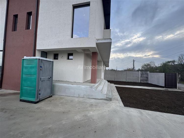 VILA DE VANZARE LA CHEIE TOATE UTILITATILE -CIOROGARLA DARVARI - 8