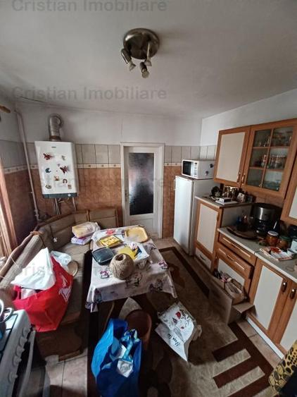 Casa Pretabila 2 familii, suprafata teren 290 mp, toate utilitatile, zona Centra