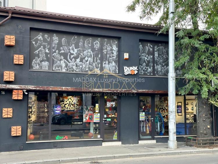 Spatiu Comercial *180mp* // 2 parking spaces // Stefan Cel Mare - 28