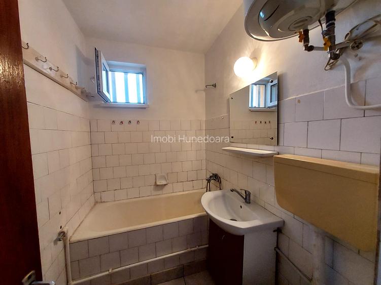 Apartament 3 camere, Deva suprafata totala utila 8 – str. Titu Maiorescu, parter - 10
