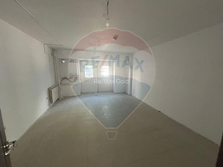Spațiu comercial de închiriat cu 8m de vitrina in zona Piata Muncii - 5