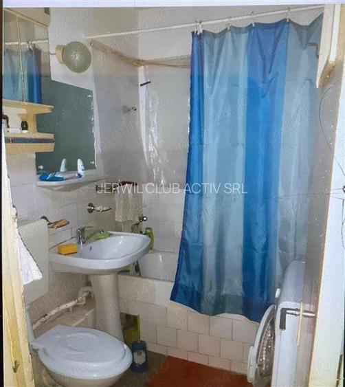 Ap. 3 camere, Micro IV - 7