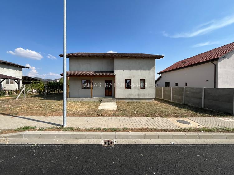 Casa Individuala Giarmata Mare,165mp utili,702mp teren - 2