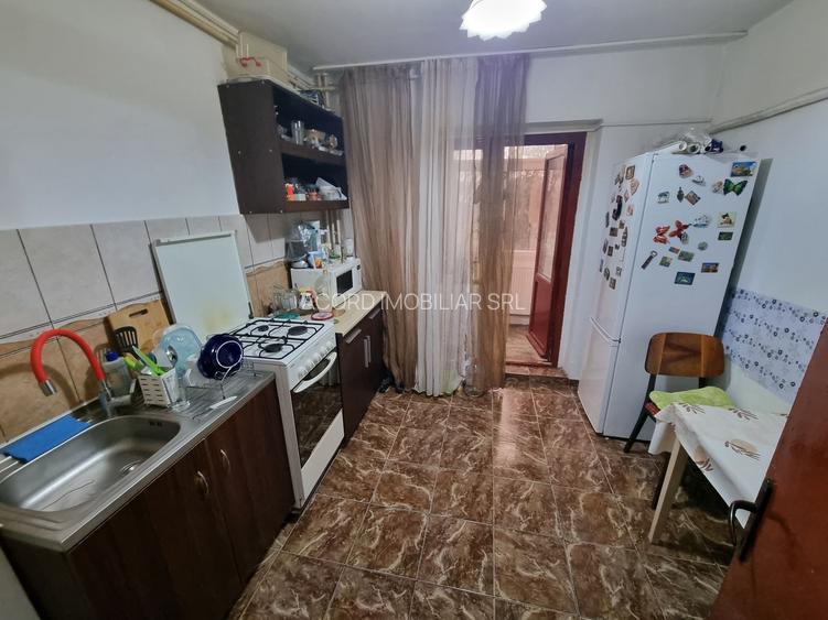 Apartament 2 camere decomandat zona Dacia - 3