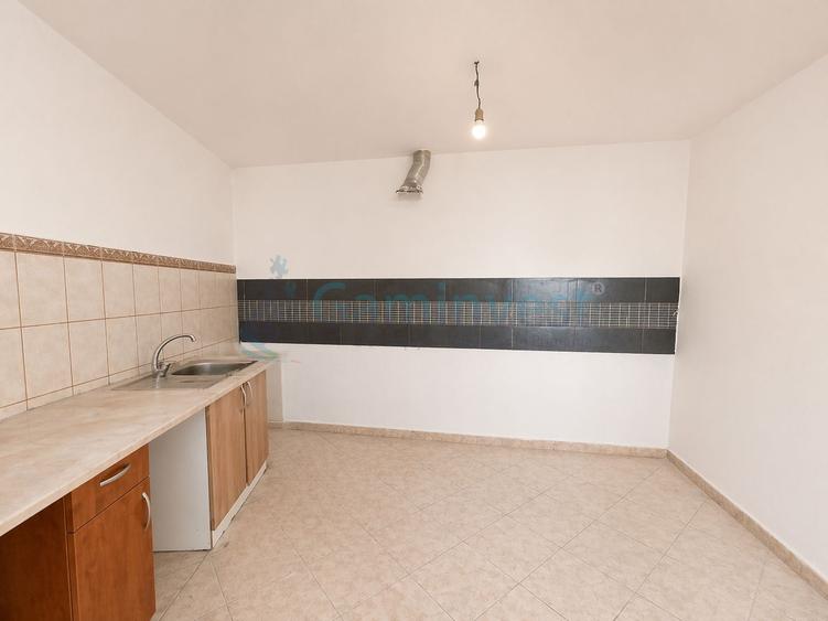 Apartament cu 3 camere de vanzare, Oradea, zona ultracentrala, aproape de teatru