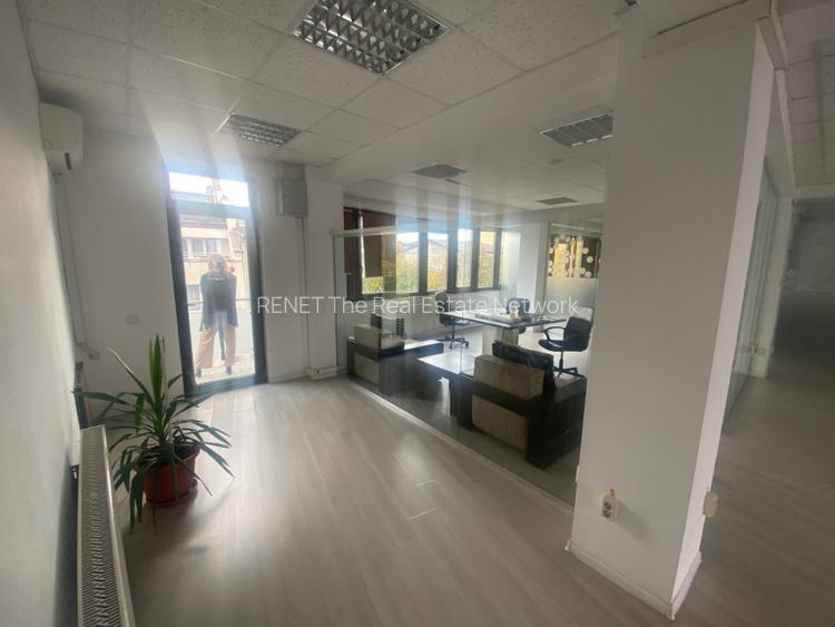 Vand o cladire de birouri,cabinete..etc. situata in Cotroceni ,zona exclusivista - 27