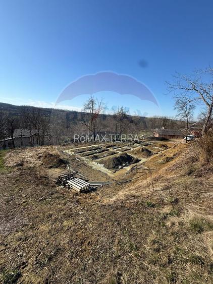 Carbunari Vanzare teren cu fundatie, proiect de casa si racorduri - 9
