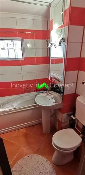 Apartament de vanzare  3 camere zona Vasile Aaron - 4