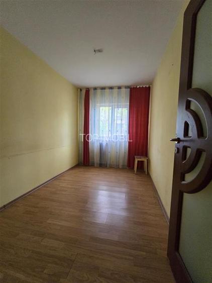 Dacia - statia Columnei, 3 camere decomandat la bulevard, liber - 4