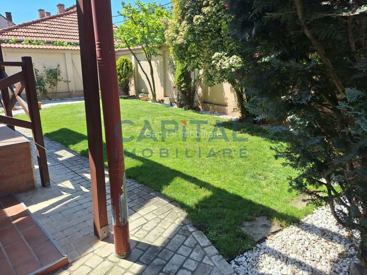 Casa, singur in curte, cu acces auto, ultracentral, Oradea, comision 0% - 2