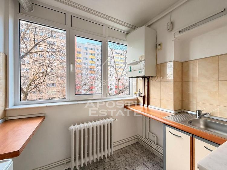 Apartament cu 3 camere, centrala proprie, zona Complex Studentesc - 7