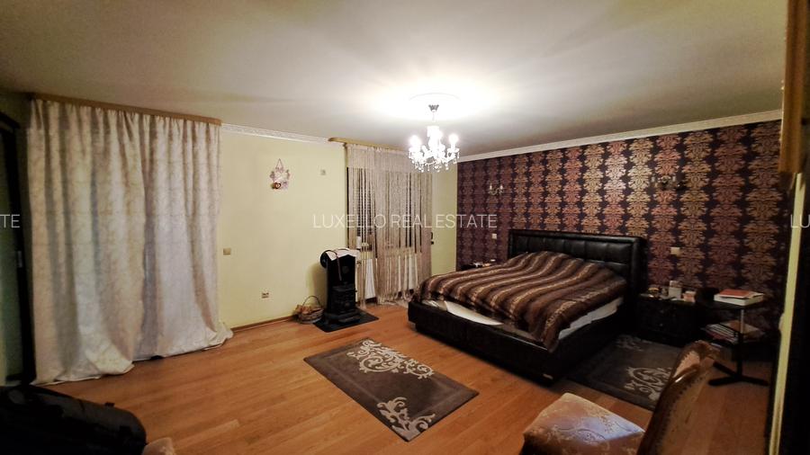 VILA INDIVIDUALA SUPERBA - CU TEREN GENEROS - AMPLASAMENT IDEAL - 39