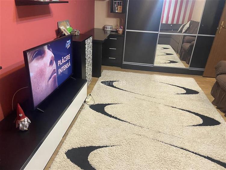 Apartament 2 camere , zona centrala Sala Polivalenta , et 3 8 , decomandat  , 60 - 8