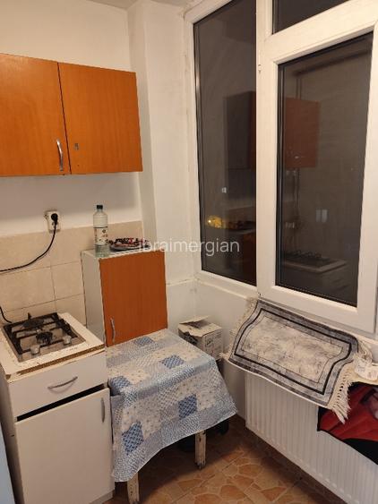 Ocazie proprietar 2 camere decomandat gaze  renovat stradal km5 Pandurului Nr 10 - 4
