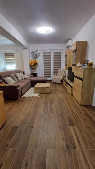 Vând apartament 2 camere 1/2, dotat și mobilat lux, boxă, 2 locuri de parcare
