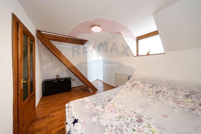 Vilă cu 8 camere de vânzare si spatiu comercial - 45