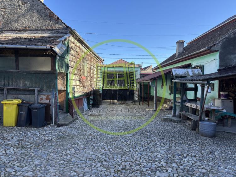 Casa saseasca + 3000mp teren  sat Nou - 2