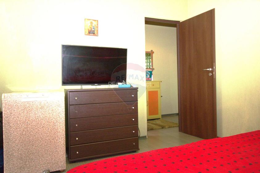 Apartament generos 88mp cu 2 camere de vanzare  Drumul Taberei - 12