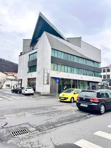Spațiu de birouri disponibil într-o zonă excelentă din Brașov - 2