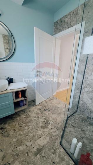 Proprietate premium în Filiași, locuință de lux cu spații comerciale - 10