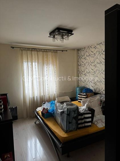 Apartament cu 3 camere , str. Bozieni - 18