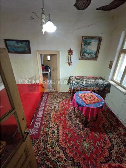 Casa de vanzare si teren 708 mp in zona Victoriei - 4