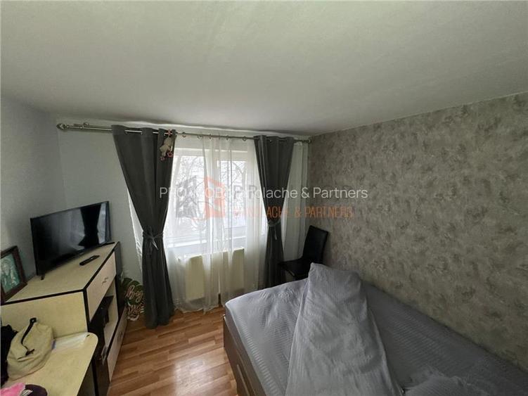 Apartament 3 camere cf 1 semidecomandat zona Micro 5 - 5