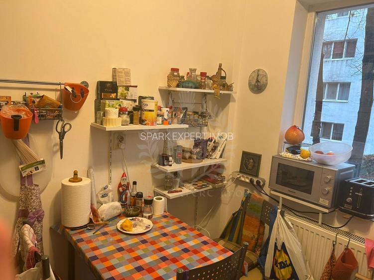 3 CAMERE // CINA // ETAJUL 1 - 10