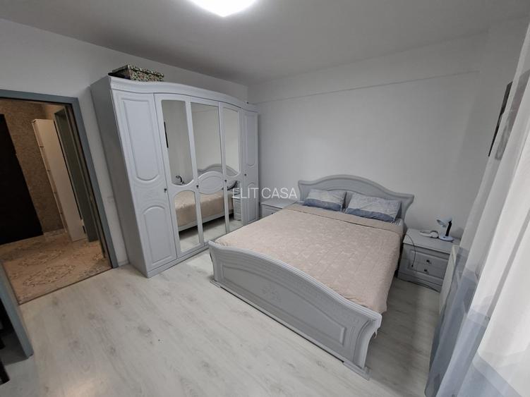Apartament 2 camere decomandate, etaj 1/4, zona Nicolina - 4