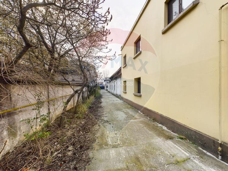 Casa / Vila cu 21 camere de vanzare in zona Alexandriei - 33