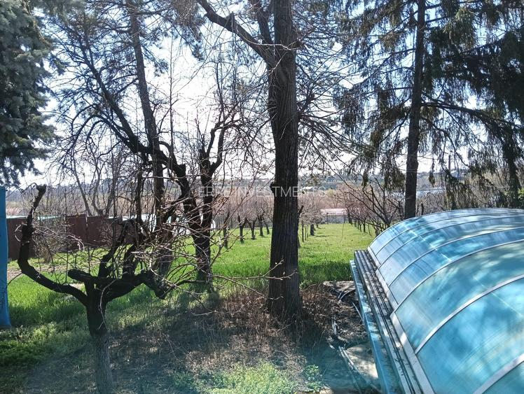 Casa interbelica, renovata total, centrul Perisului, cu vedere la lacul Cocioc - 2