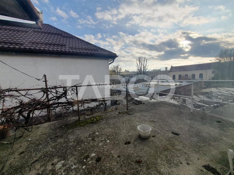 Casa 5 camere 374 mp utili + Anexa 75 mp in punctul 0 al Fagarasului - 11