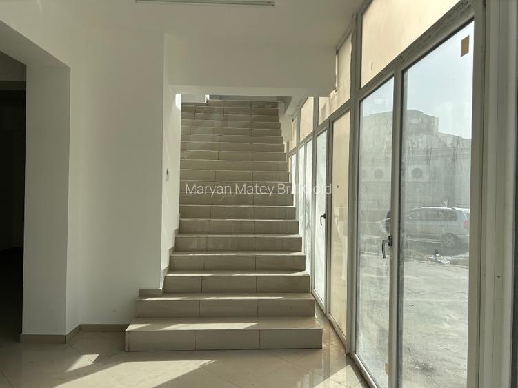 Proprietar , ofer spre închiriere un spatiu comercial premium  în Călărași  - 3