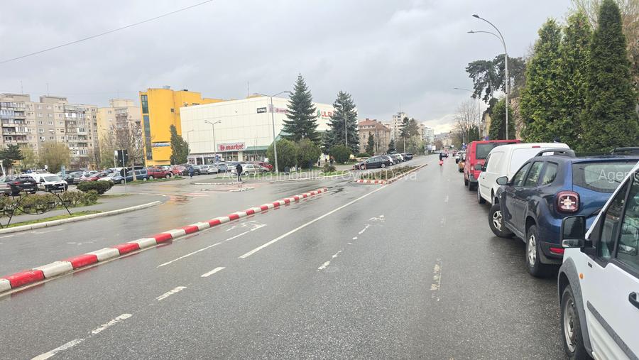 Vand 3 spatii comerciale in Deva zona foarte buna. Pret: 80 000 euro fiecare - 3