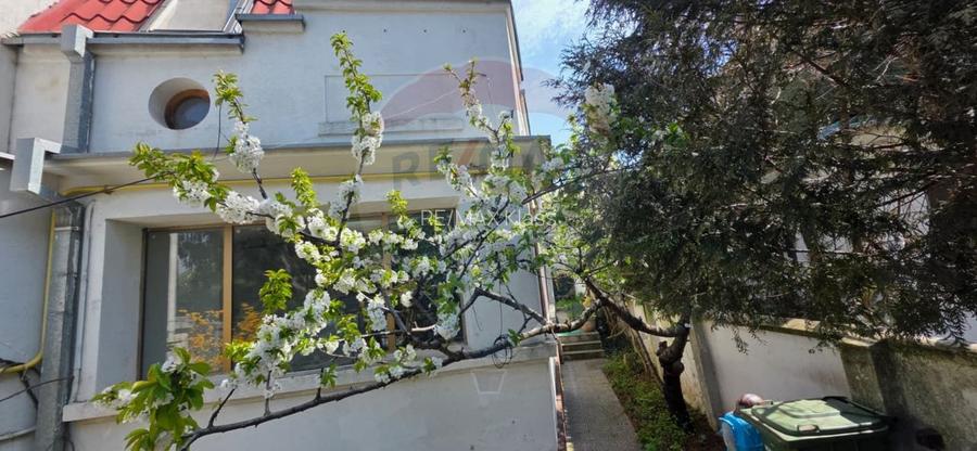Casa interbelica de vanzare metrou 1 Mai, cu potential - 2