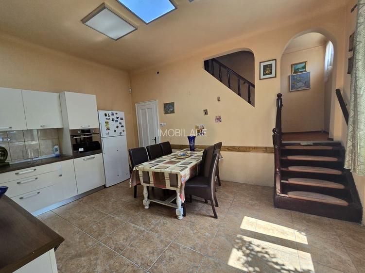 Casă cu grădină in zonă centrală - 7