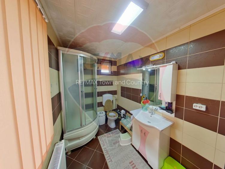 Casă / Vilă cu 16 camere de vânzare în zona Bobâlna - 23