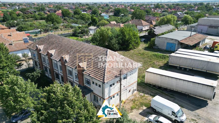 Clădire împunătoare de 540 mp pe 2 nivele în Sânnicolau Mic - 18